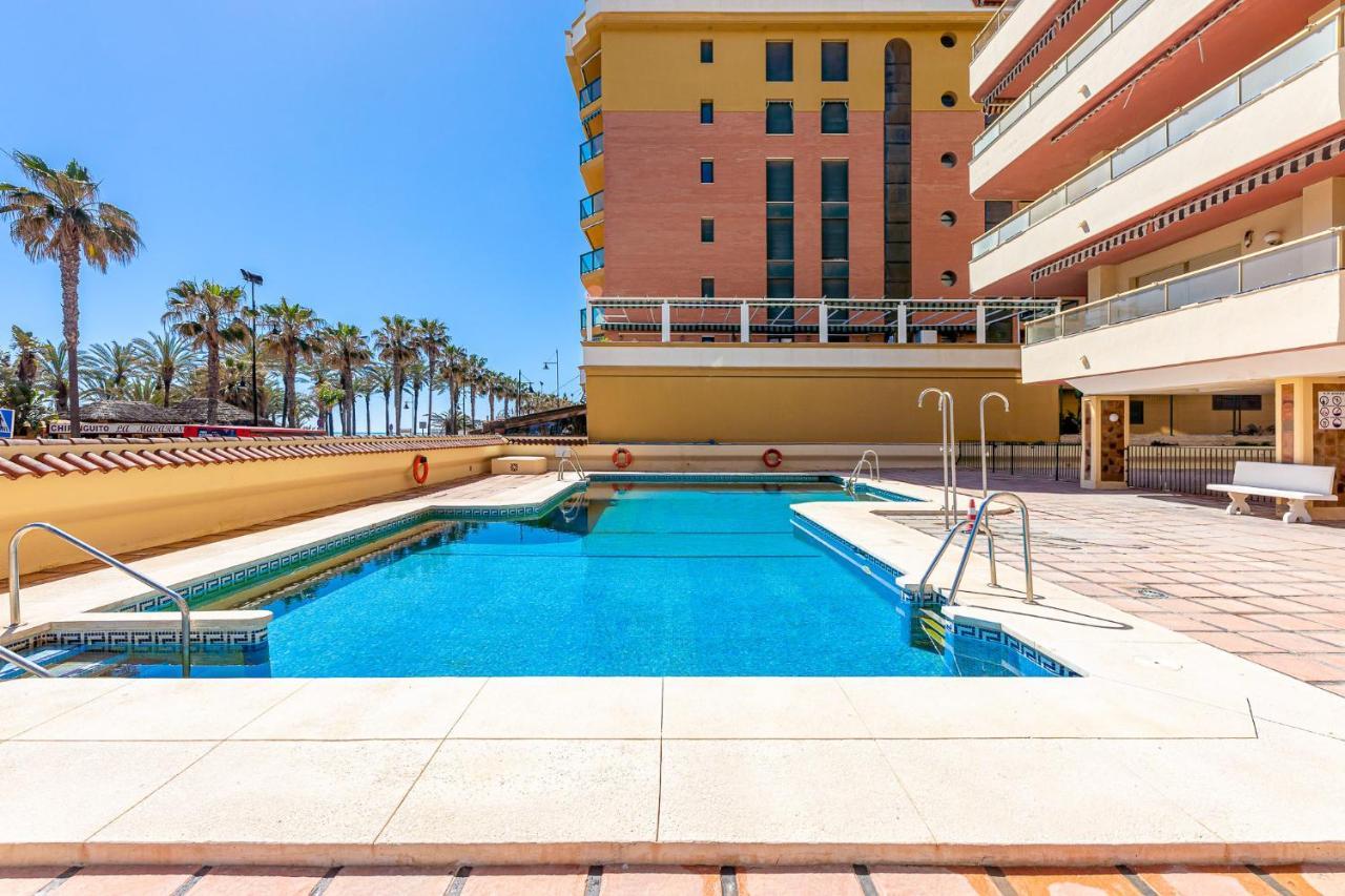 797 Holiday Rentals - Amplio Piso Con Terraza En Primera Linea De Playa Torremolinos Dış mekan fotoğraf