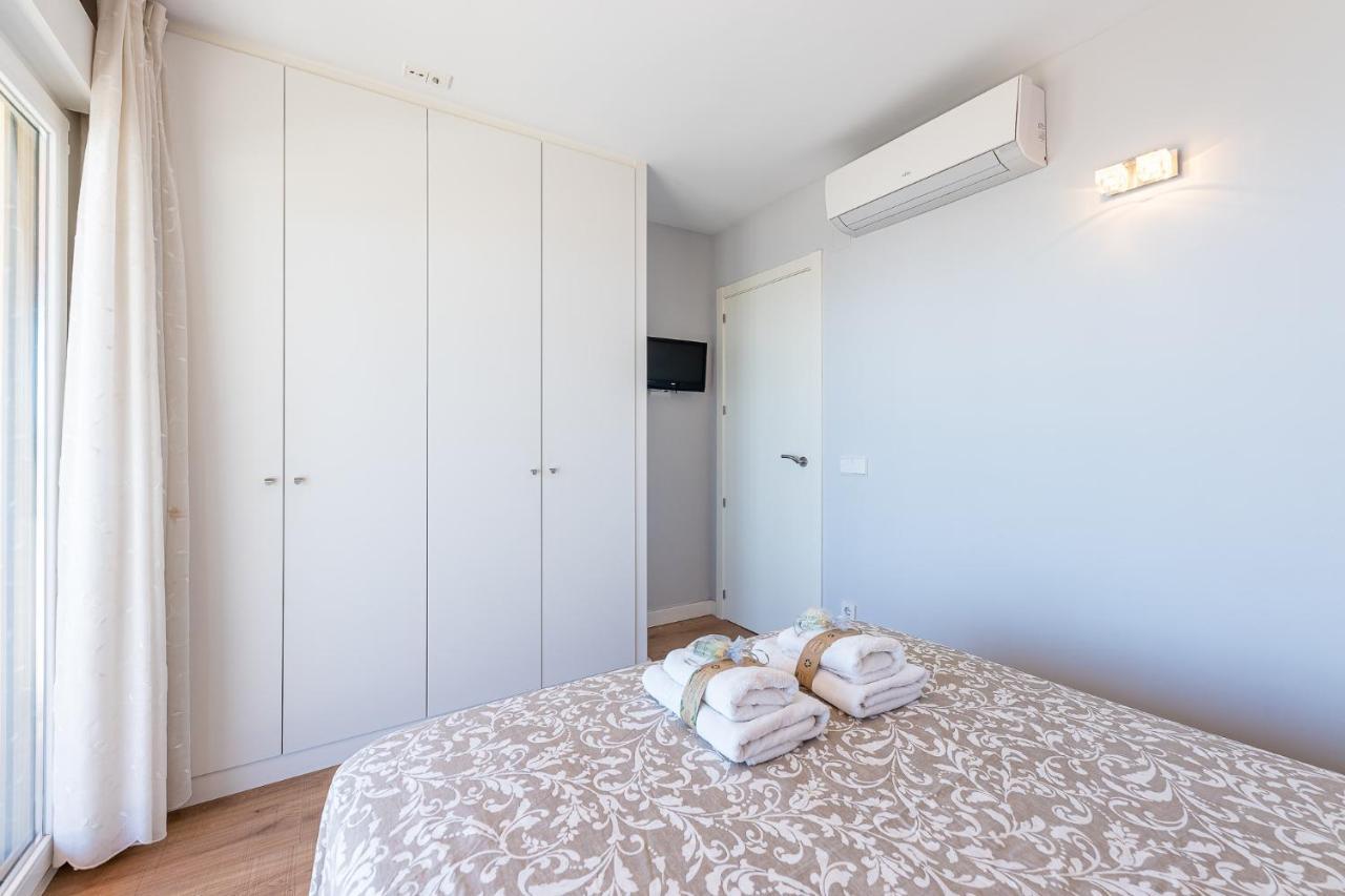 797 Holiday Rentals - Amplio Piso Con Terraza En Primera Linea De Playa Torremolinos Dış mekan fotoğraf